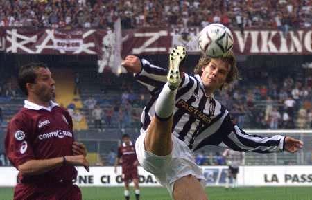 常州市长：常州队曾战平苏超冠军，让大家看到常州的拼搏坚韧（常州市长：常州队曾逼平苏超冠军，展现常州的拼搏与韧性）