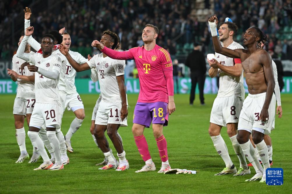 血性！韩国队球员挑衅拜合拉木，王博豪为队友出头撞倒挑事者（硬气！韩国队员挑衅拜合拉木，王博豪挺身而出撞倒挑衅者）