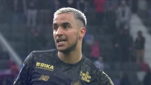 世体：莱万多夫斯基点亮纽约帝国大厦，以庆祝波兰独立日（西媒：莱万为庆祝波兰独立日点亮纽约帝国大厦）