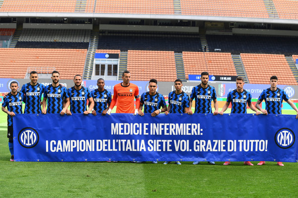 英超前瞻：狼队开局14轮不胜沦为鱼腩，曼联冲击欧战区（英超前瞻：狼队开季14轮未开胡成送分童子，曼联力争跻身欧战区）