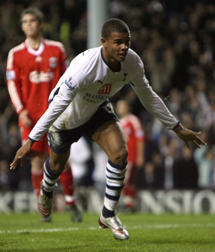 TA：热刺本赛季的定位球表现出色，曼联需要加强定位球防守（TA：热刺本季定位球强势，曼联亟需提升死球防守）