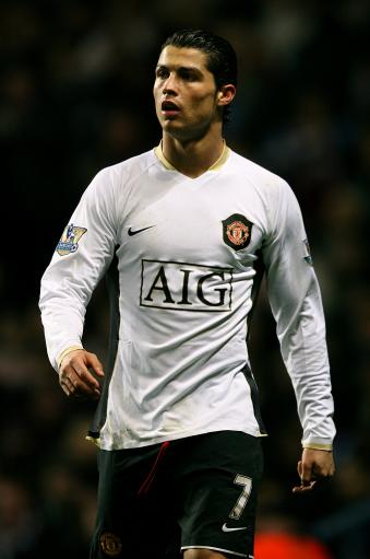 东契奇连续9场30+，追平科比并列湖人队史第四长（东契奇9场连砍30+，追平科比并列湖人队史第4长纪录）